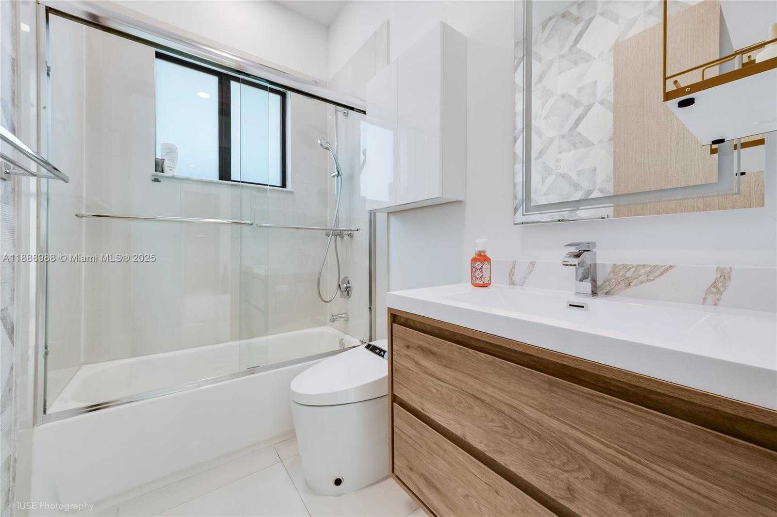 Small Image of 6236 SOUTH WEST 26TH ST, Miami Number 19