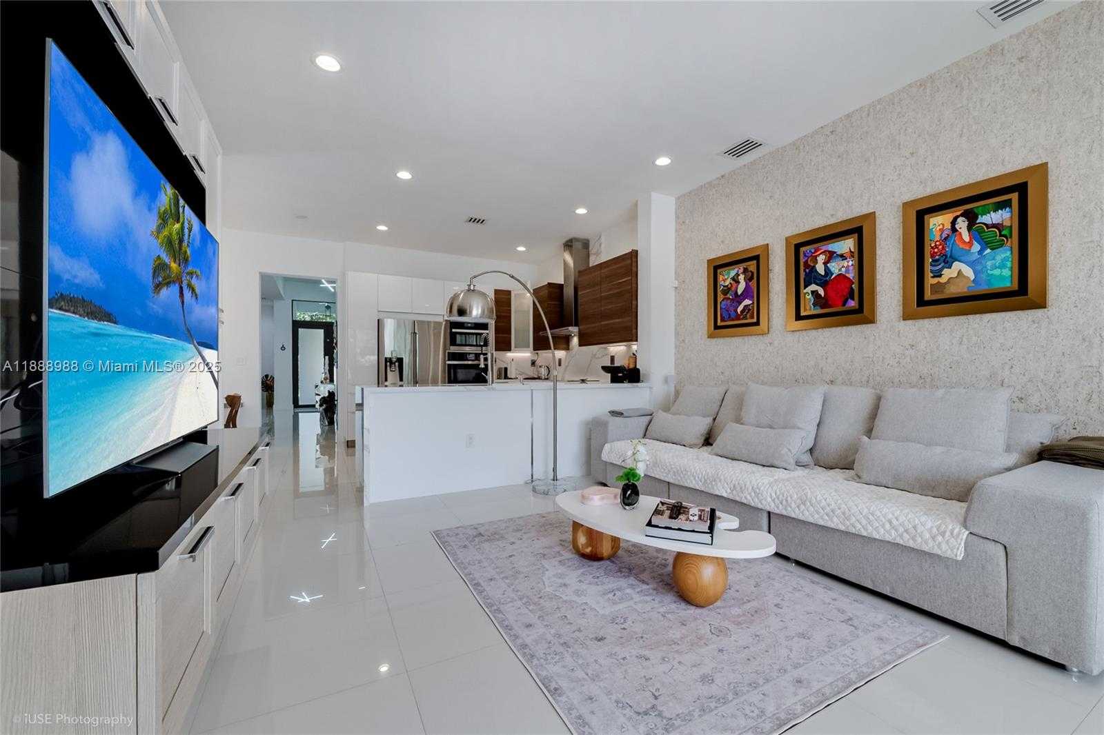Small Image of 6236 SOUTH WEST 26TH ST, Miami Number 4