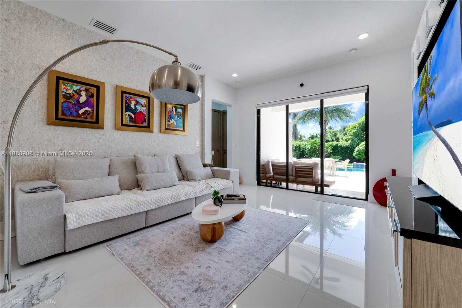 Small Image of 6236 SOUTH WEST 26TH ST, Miami Number 5