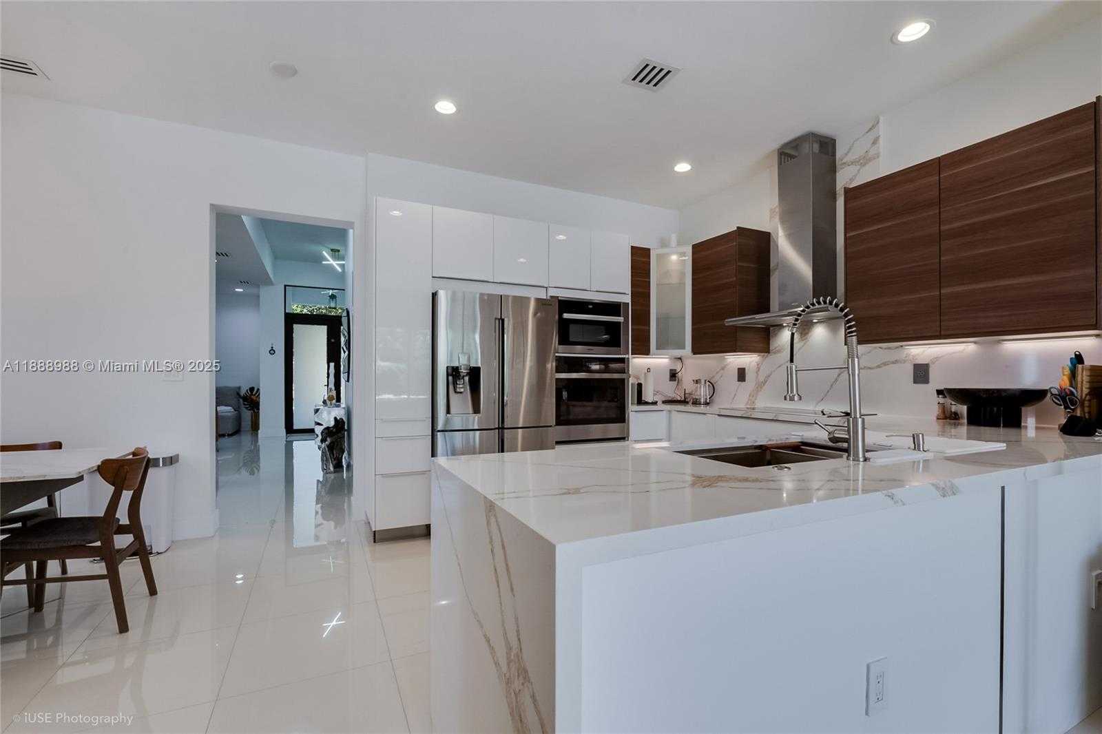 Small Image of 6236 SOUTH WEST 26TH ST, Miami Number 7