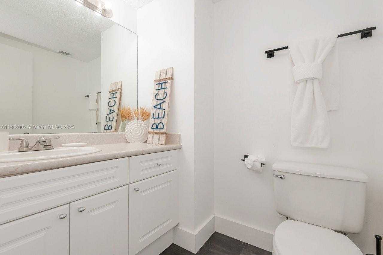 Small Image of 2301 COLLINS AVE #333, Miami Beach Number 19