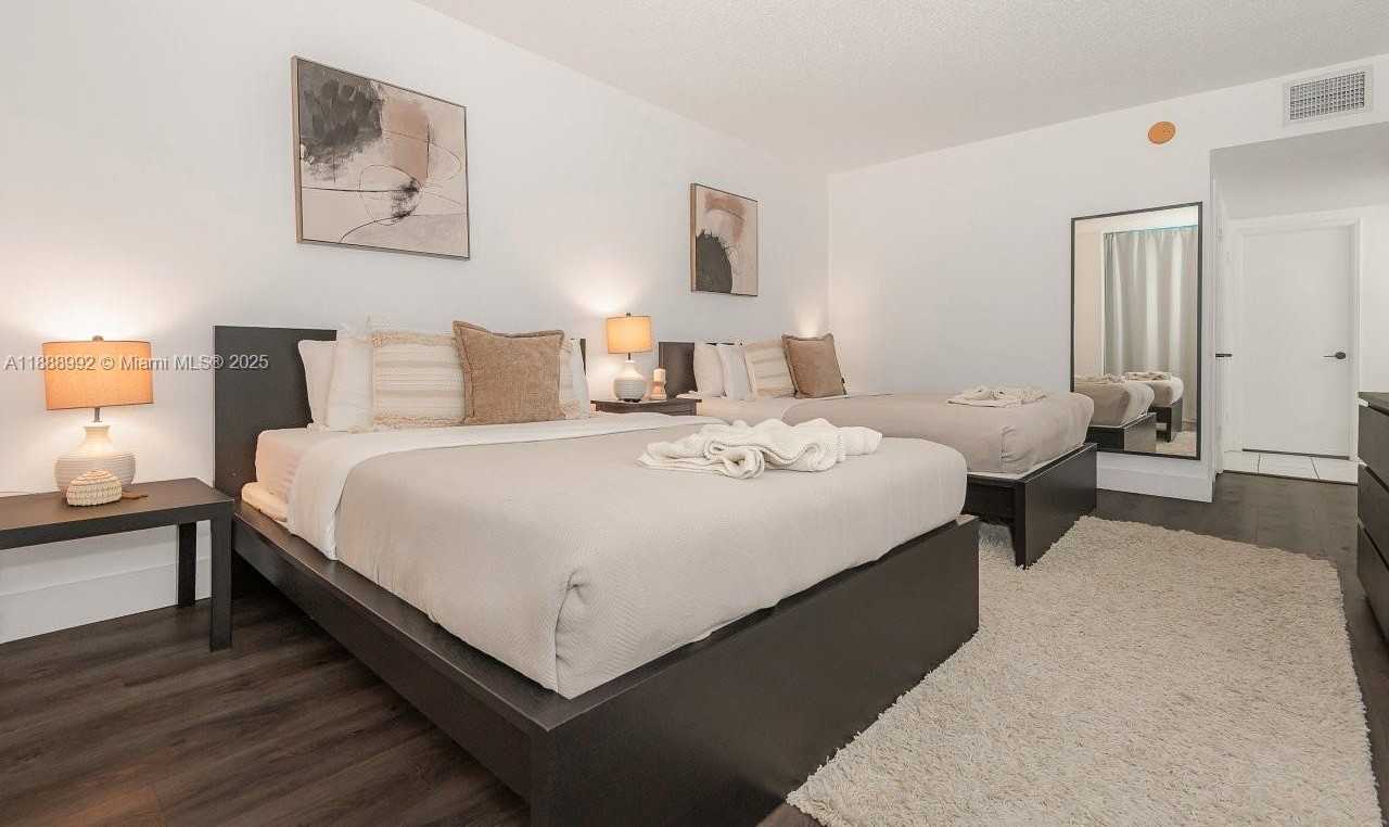 Small Image of 2301 COLLINS AVE #333, Miami Beach Number 23