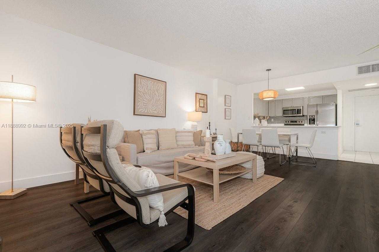Small Image of 2301 COLLINS AVE #333, Miami Beach Number 6