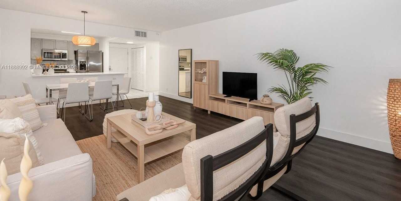Small Image of 2301 COLLINS AVE #333, Miami Beach Number 7