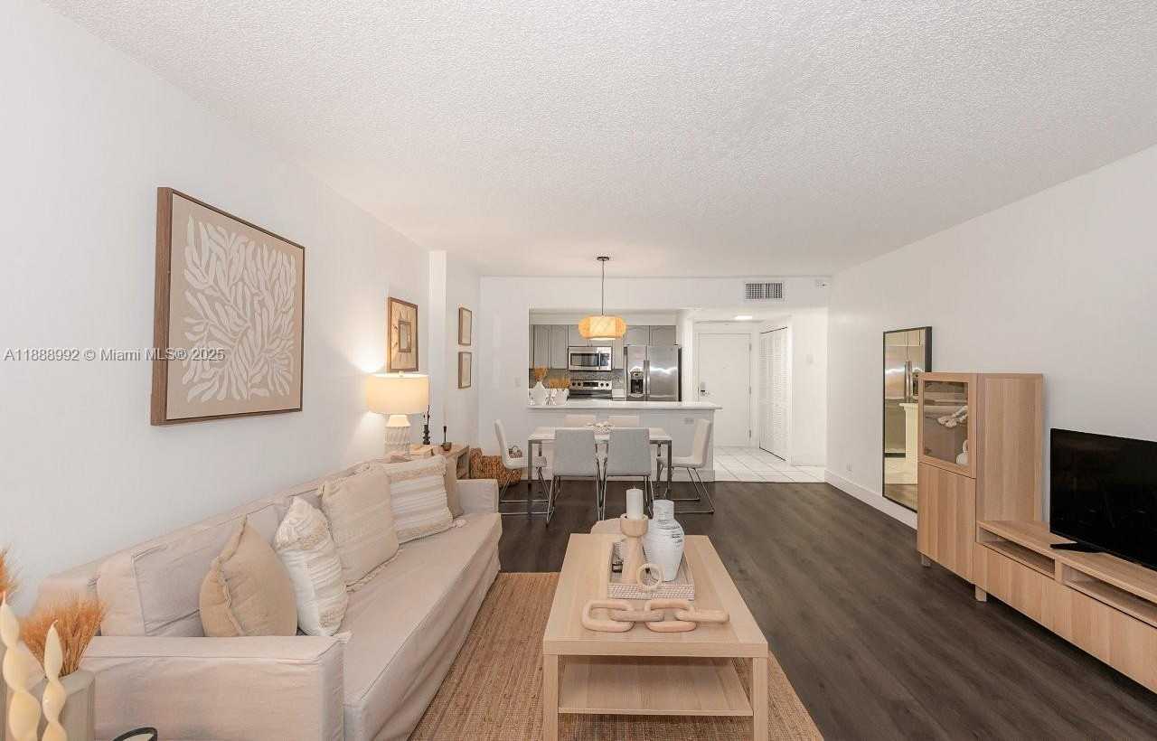 Small Image of 2301 COLLINS AVE #333, Miami Beach Number 8
