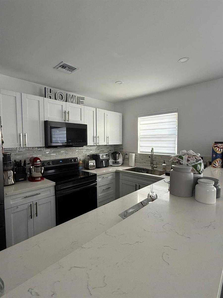 Small Image of 5629 NORTH WEST 31ST AVE, Miami Number 10