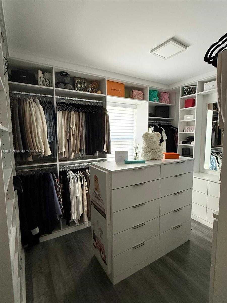 Small Image of 5629 NORTH WEST 31ST AVE, Miami Number 16
