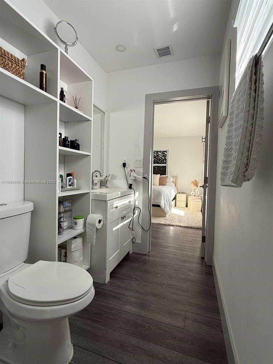 Small Image of 5629 NORTH WEST 31ST AVE, Miami Number 18