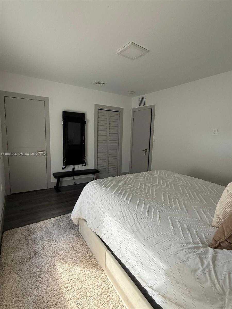Small Image of 5629 NORTH WEST 31ST AVE, Miami Number 21