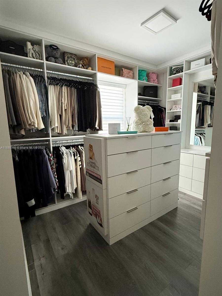 Small Image of 5629 NORTH WEST 31ST AVE, Miami Number 22