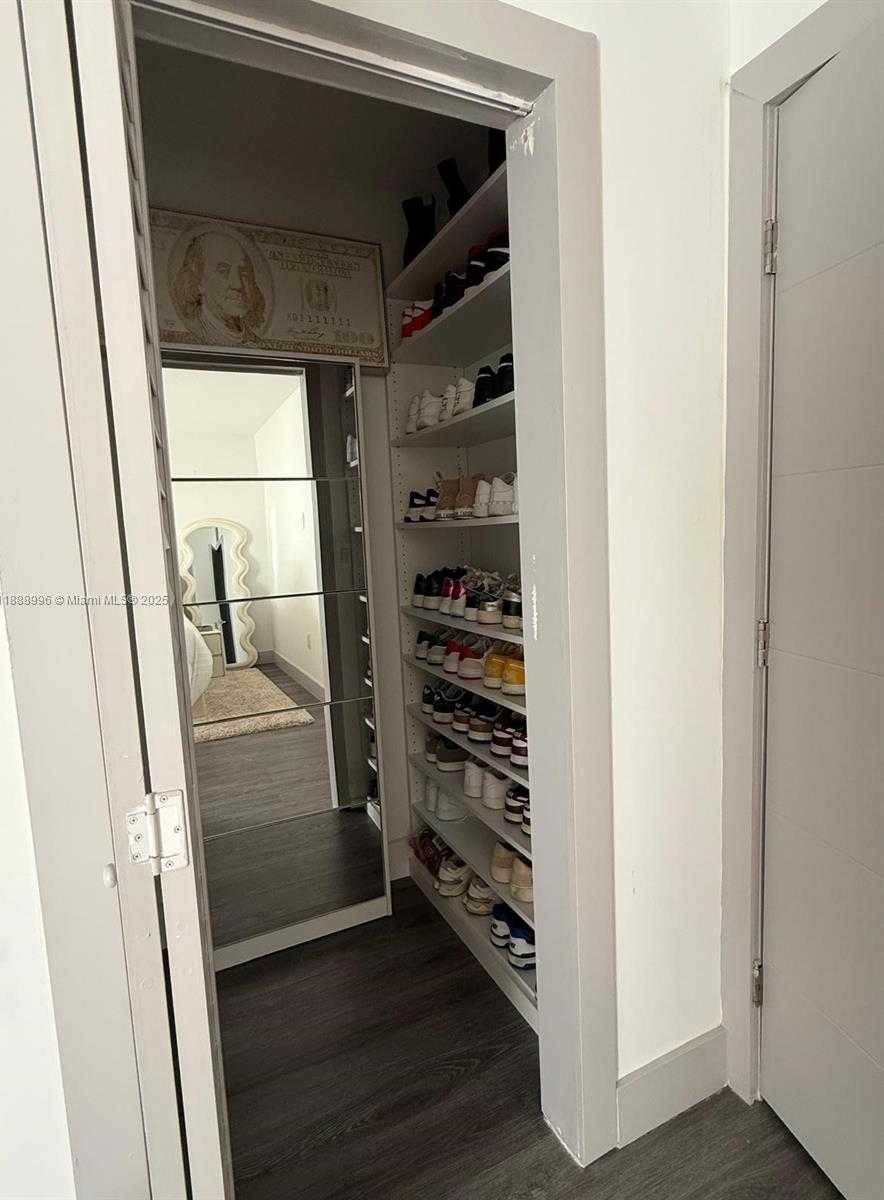 Small Image of 5629 NORTH WEST 31ST AVE, Miami Number 26