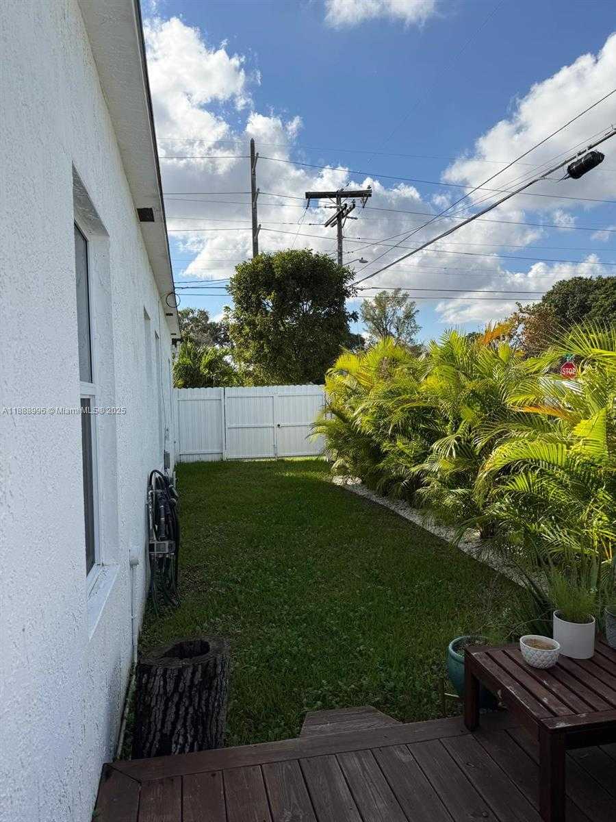 Small Image of 5629 NORTH WEST 31ST AVE, Miami Number 28