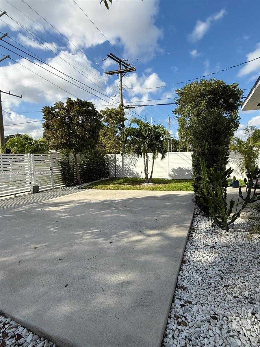 Small Image of 5629 NORTH WEST 31ST AVE, Miami Number 32