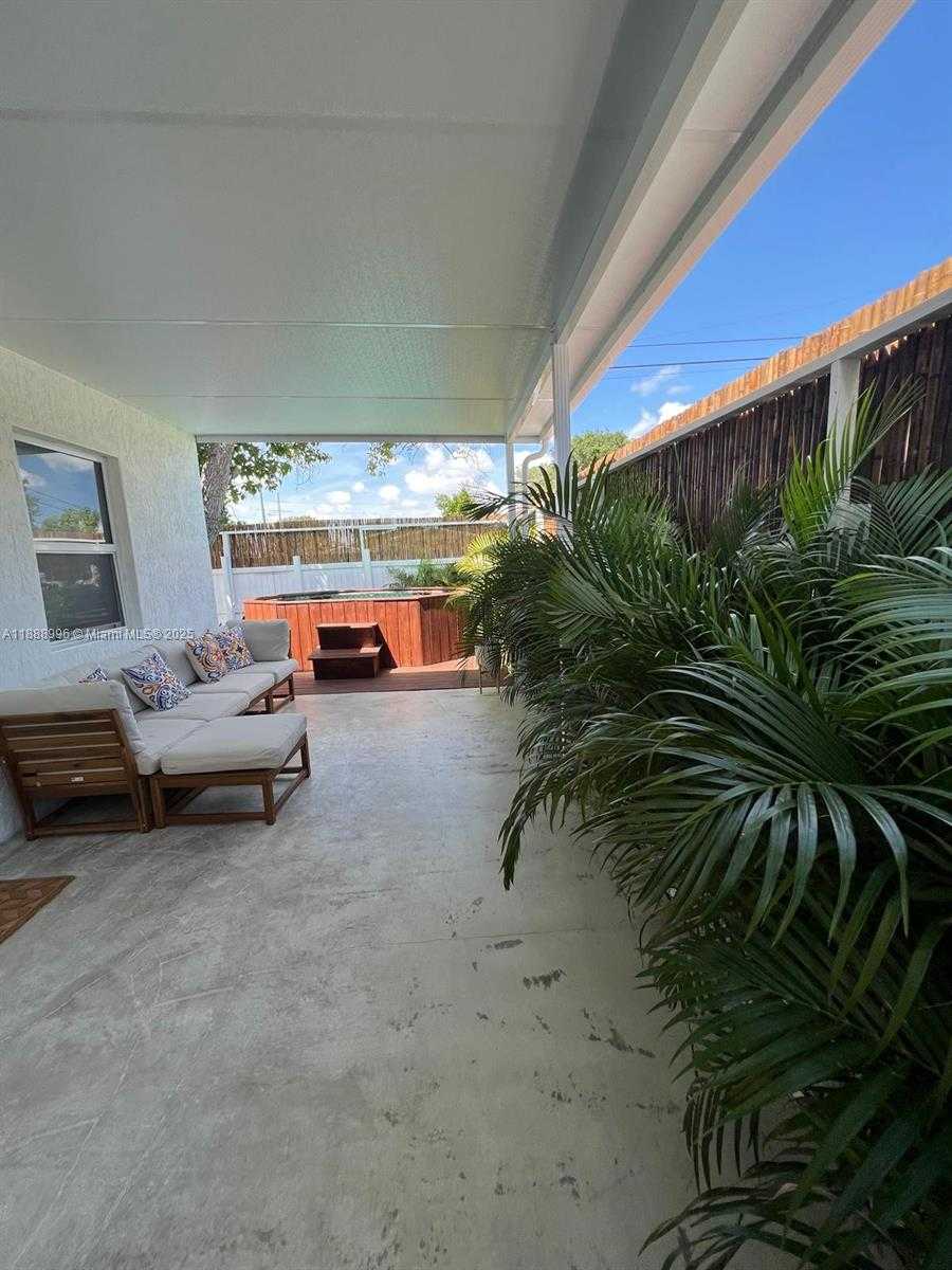 Small Image of 5629 NORTH WEST 31ST AVE, Miami Number 4