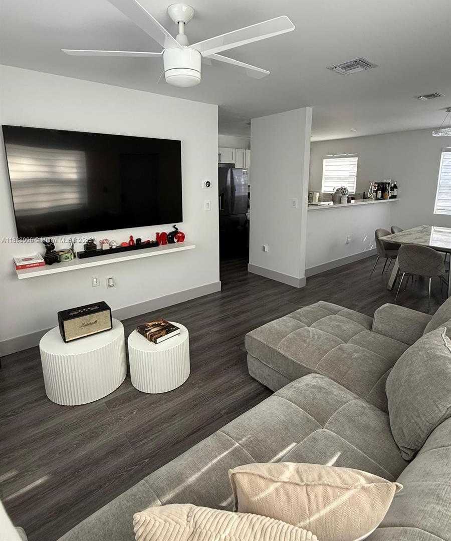 Small Image of 5629 NORTH WEST 31ST AVE, Miami Number 8