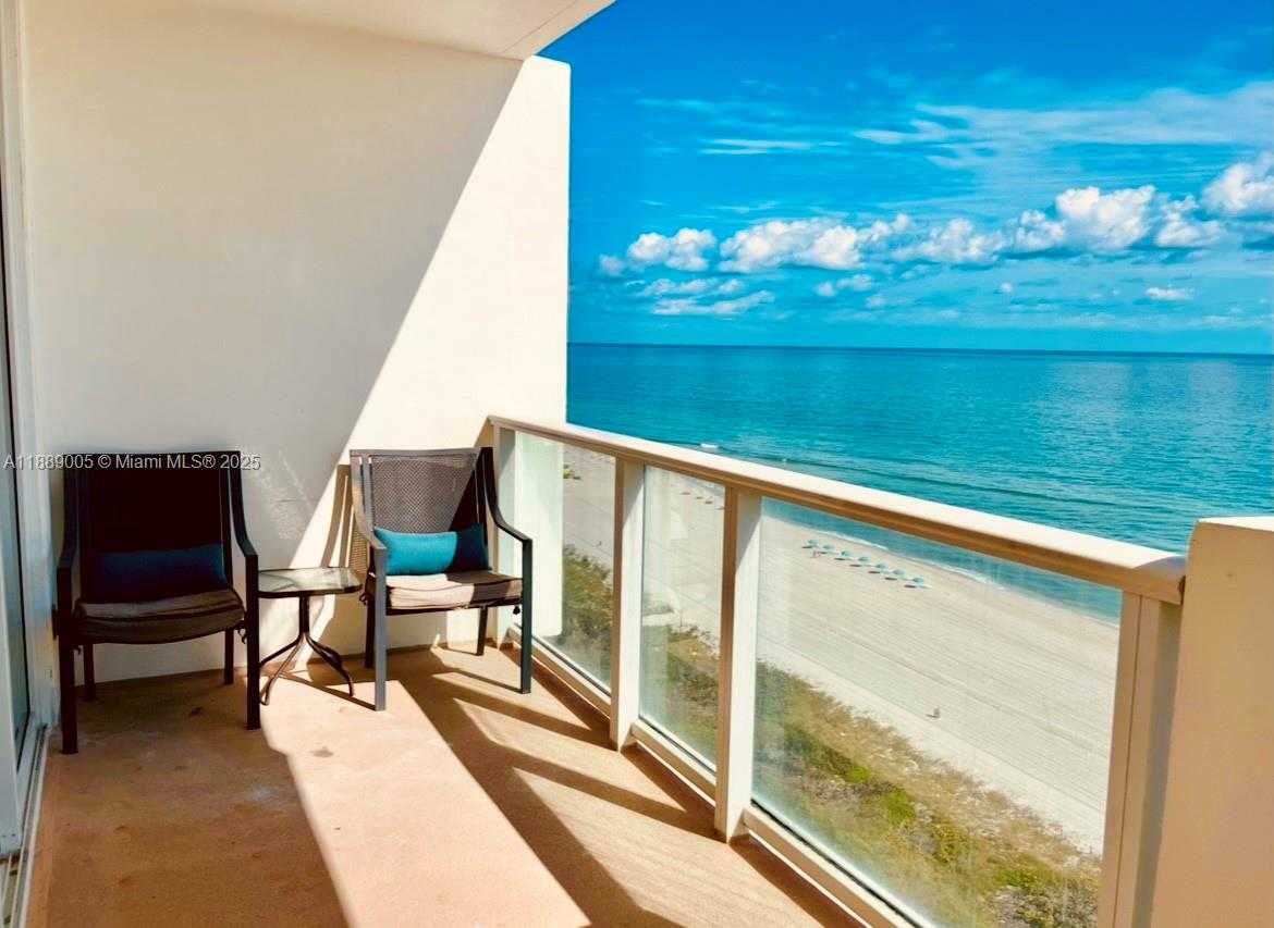 Small Image of 5601 COLLINS AVE #1607, Miami Beach Number 9