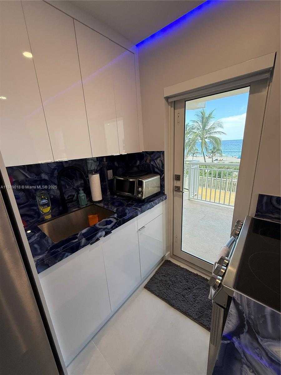 Small Image of 901 SOUTH SURF RD #306, Hollywood Number 16