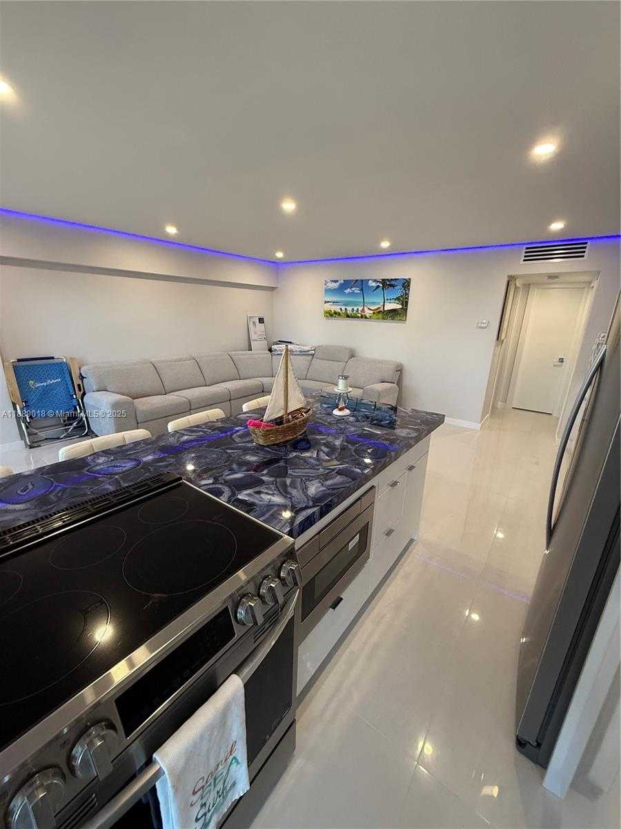 Small Image of 901 SOUTH SURF RD #306, Hollywood Number 19