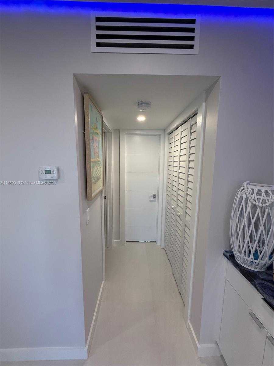 Small Image of 901 SOUTH SURF RD #306, Hollywood Number 21