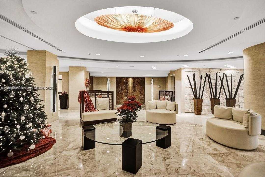 Small Image of 2555 COLLINS AVE #1910, Miami Beach Number 11