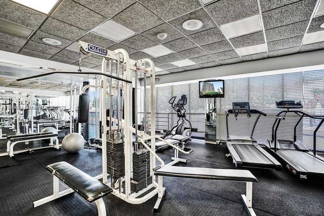 Small Image of 2555 COLLINS AVE #1910, Miami Beach Number 18