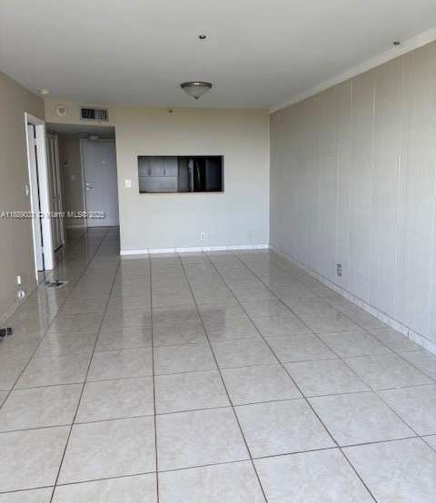Small Image of 2555 COLLINS AVE #1910, Miami Beach Number 4
