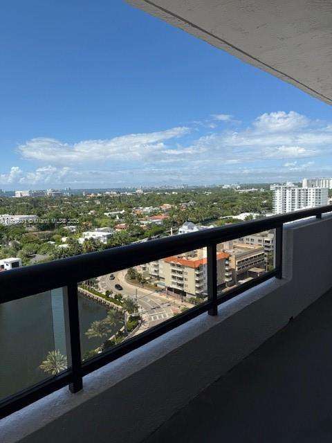 Small Image of 2555 COLLINS AVE #1910, Miami Beach Number 6