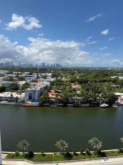 Small Image of 2555 COLLINS AVE #1910, Miami Beach Number 8
