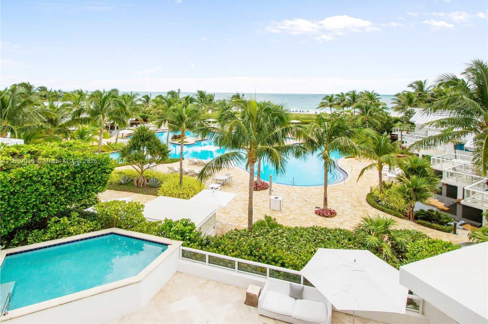 Small Image of 50 SOUTH POINTE DR #TWN2, Miami Beach Number 11
