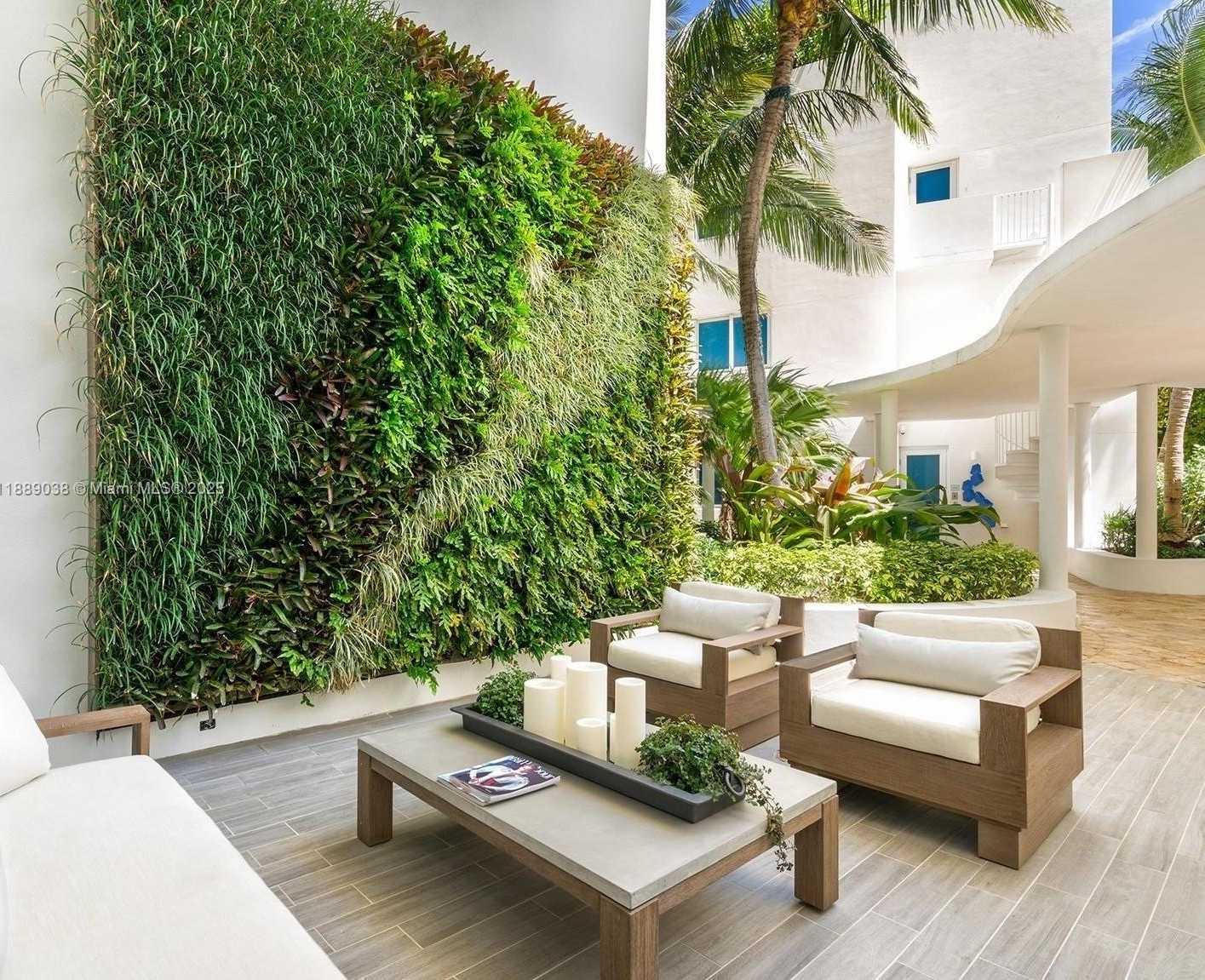 Small Image of 50 SOUTH POINTE DR #TWN2, Miami Beach Number 20