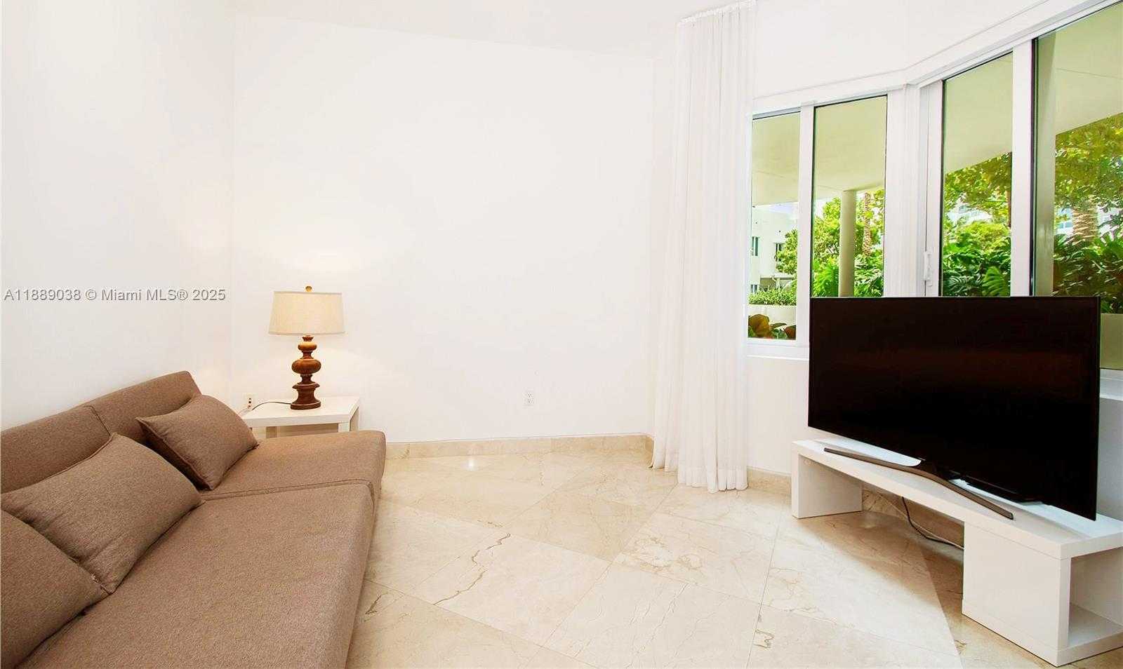 Small Image of 50 SOUTH POINTE DR #TWN2, Miami Beach Number 7