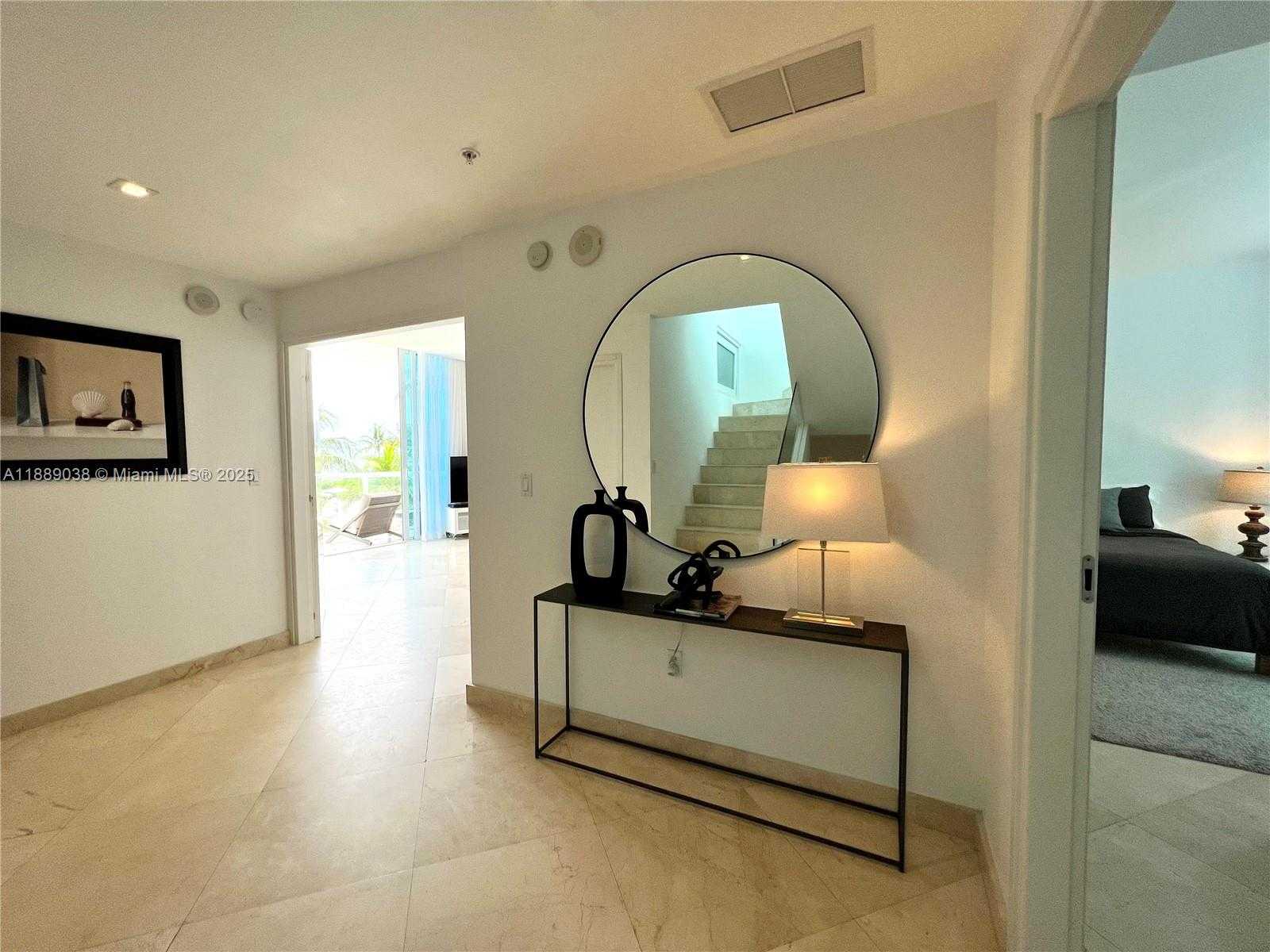 Small Image of 50 SOUTH POINTE DR #TWN2, Miami Beach Number 9