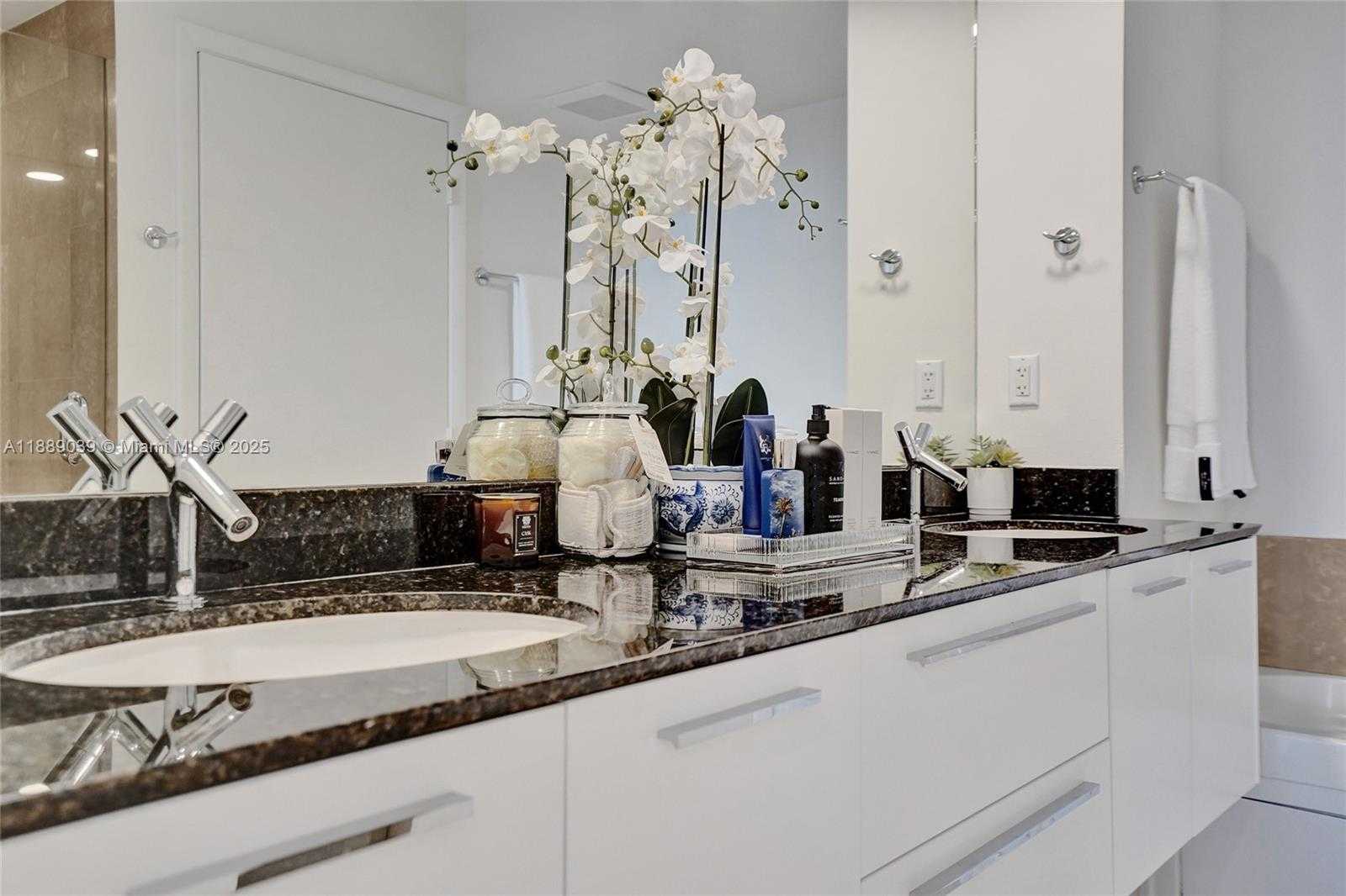 Small Image of 400 ALTON RD #1505, Miami Beach Number 12