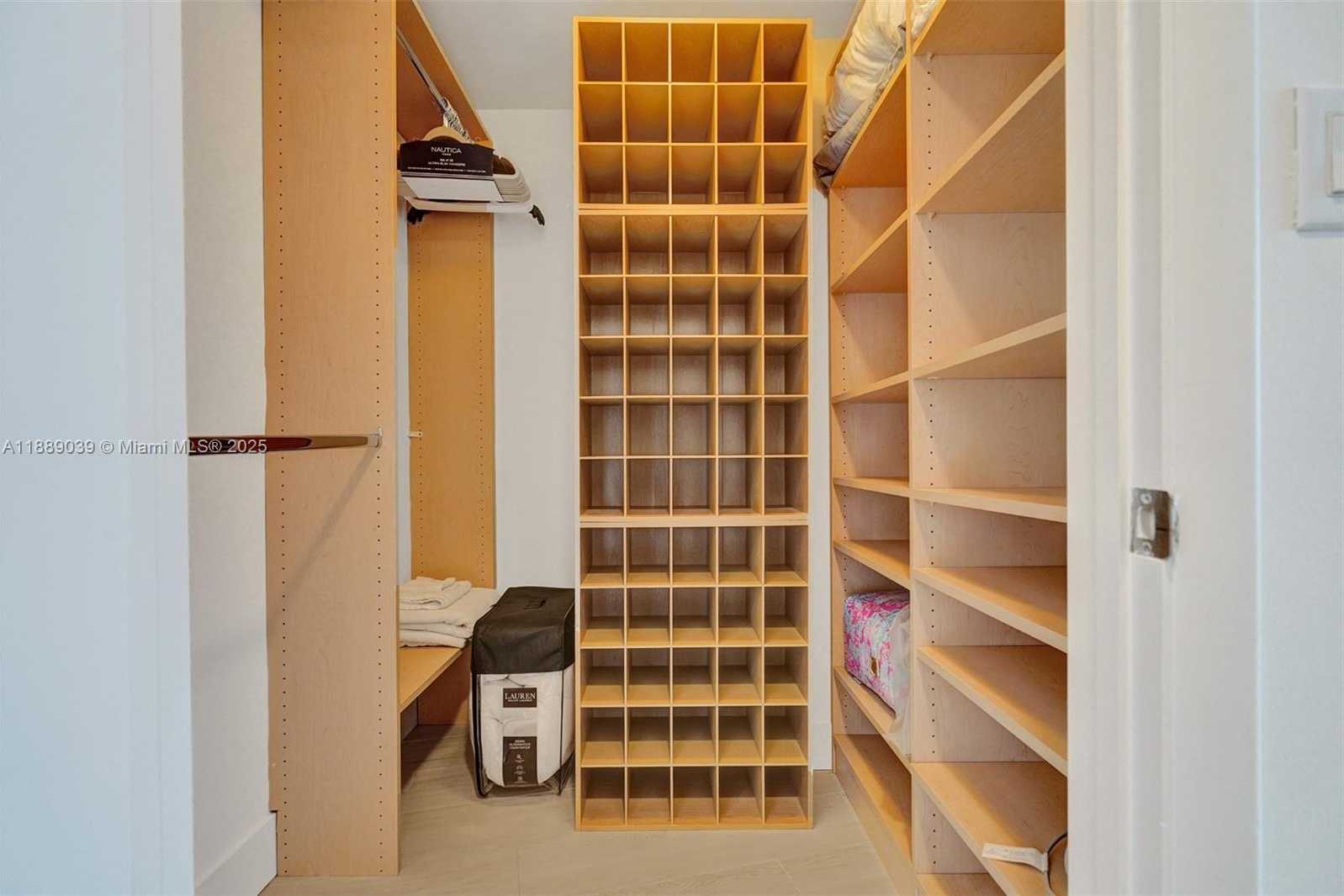 Small Image of 400 ALTON RD #1505, Miami Beach Number 16