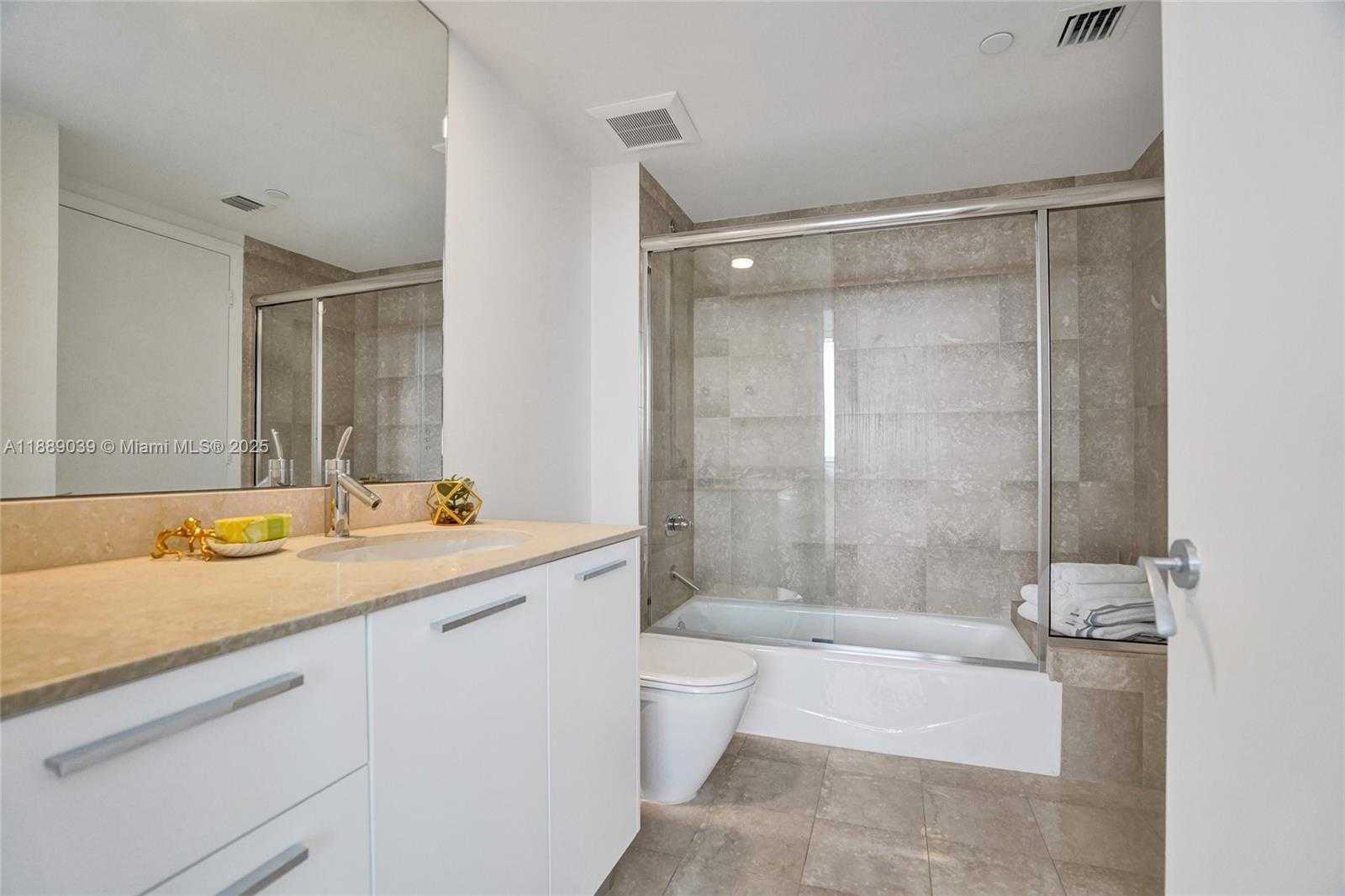 Small Image of 400 ALTON RD #1505, Miami Beach Number 19