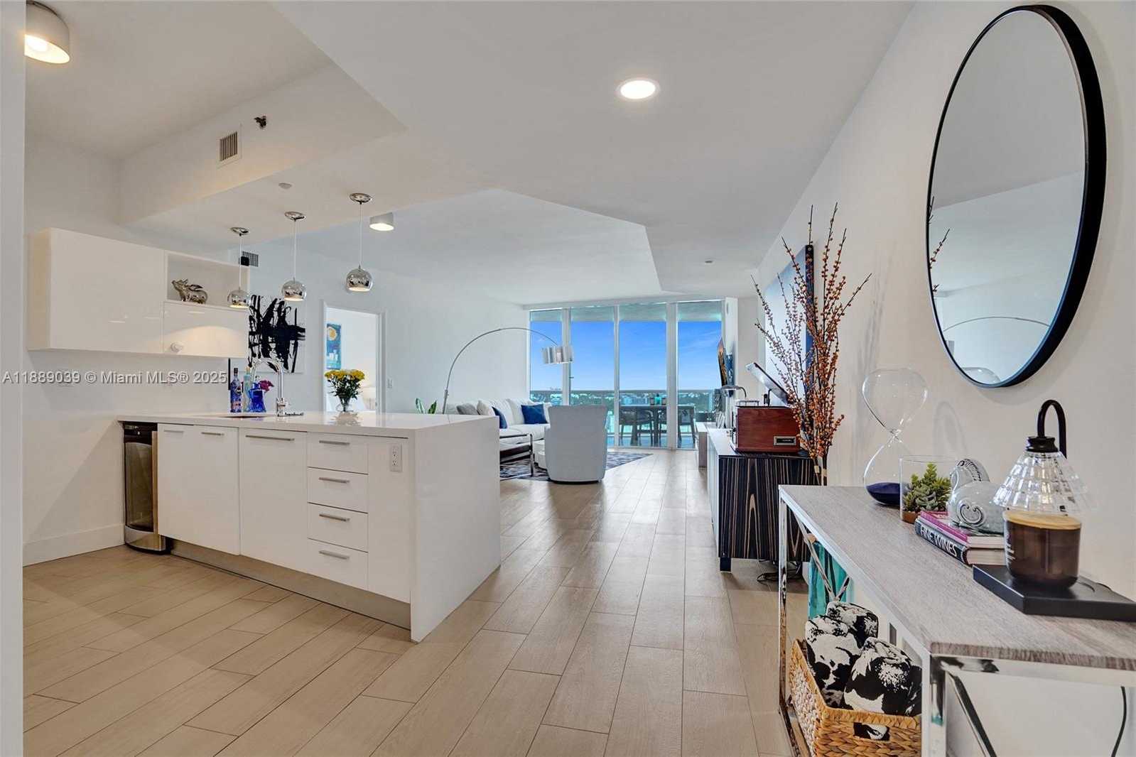 Small Image of 400 ALTON RD #1505, Miami Beach Number 3