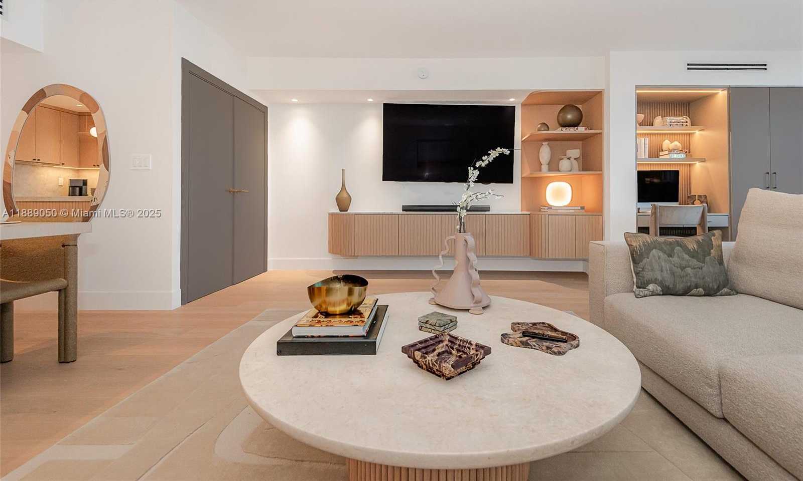 Small Image of 2301 COLLINS AVE #1527, Miami Beach Number 16