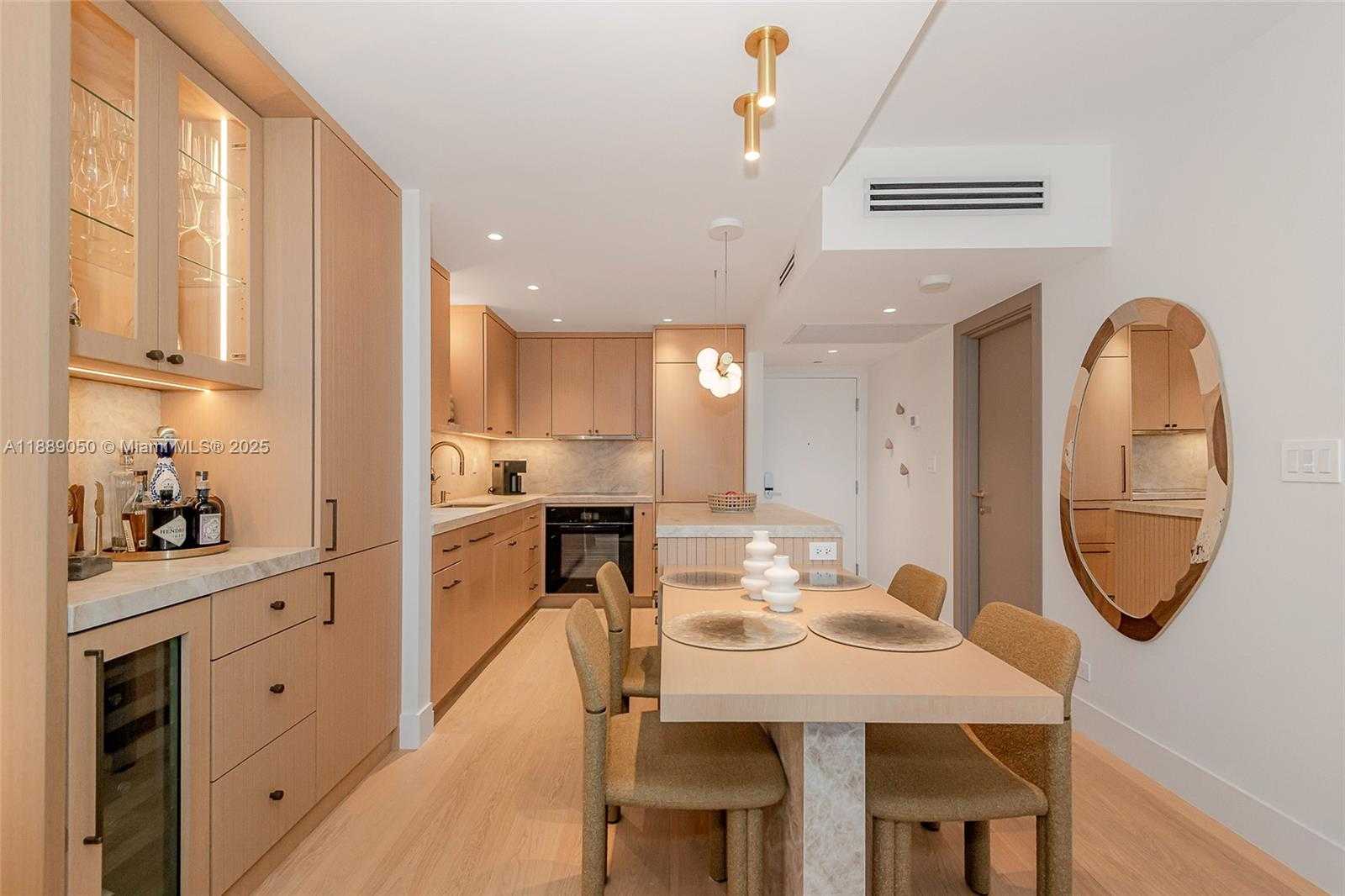 Small Image of 2301 COLLINS AVE #1527, Miami Beach Number 17