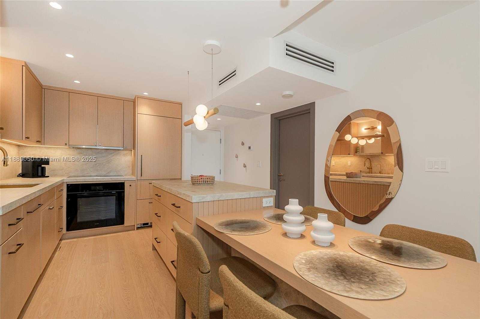 Small Image of 2301 COLLINS AVE #1527, Miami Beach Number 21