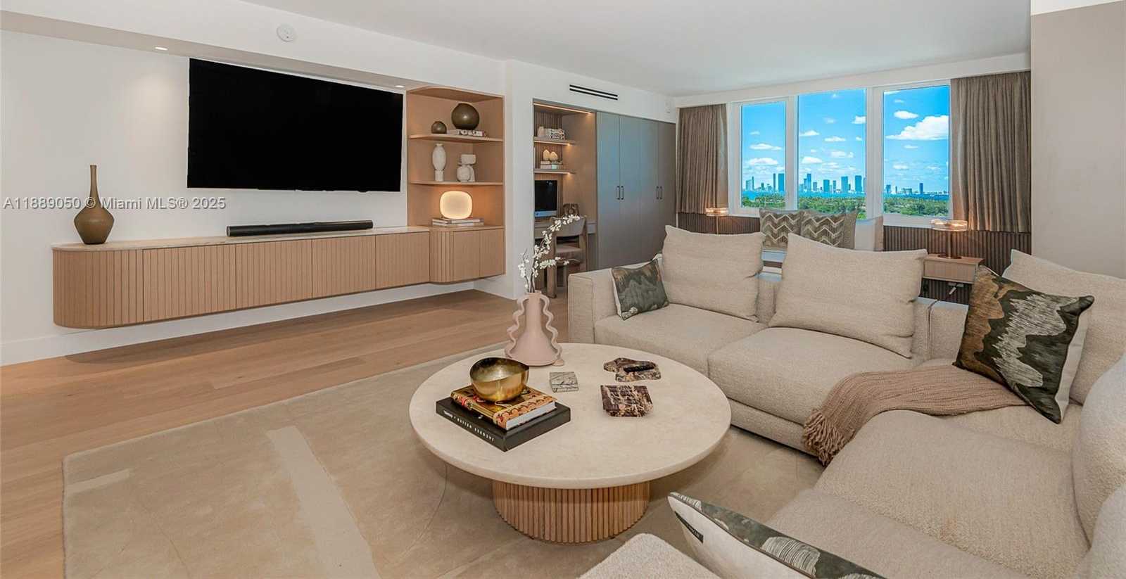 Small Image of 2301 COLLINS AVE #1527, Miami Beach Number 3