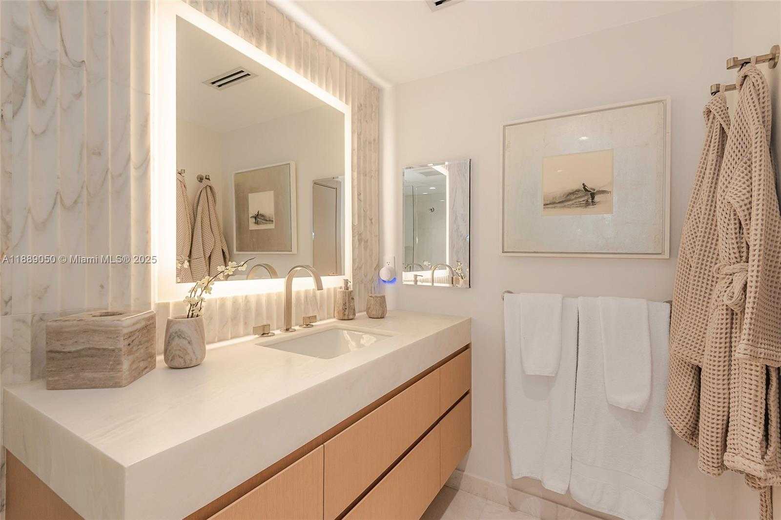 Small Image of 2301 COLLINS AVE #1527, Miami Beach Number 30