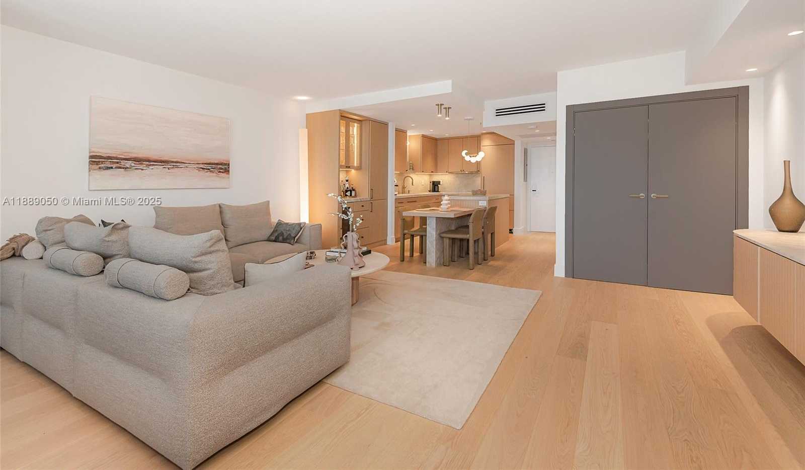 Small Image of 2301 COLLINS AVE #1527, Miami Beach Number 9
