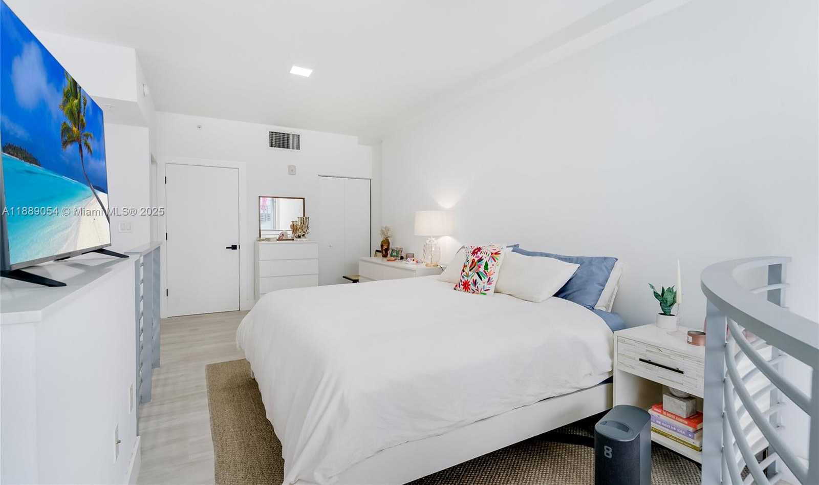 Small Image of 3339 VIRGINIA ST #329, Miami Number 10