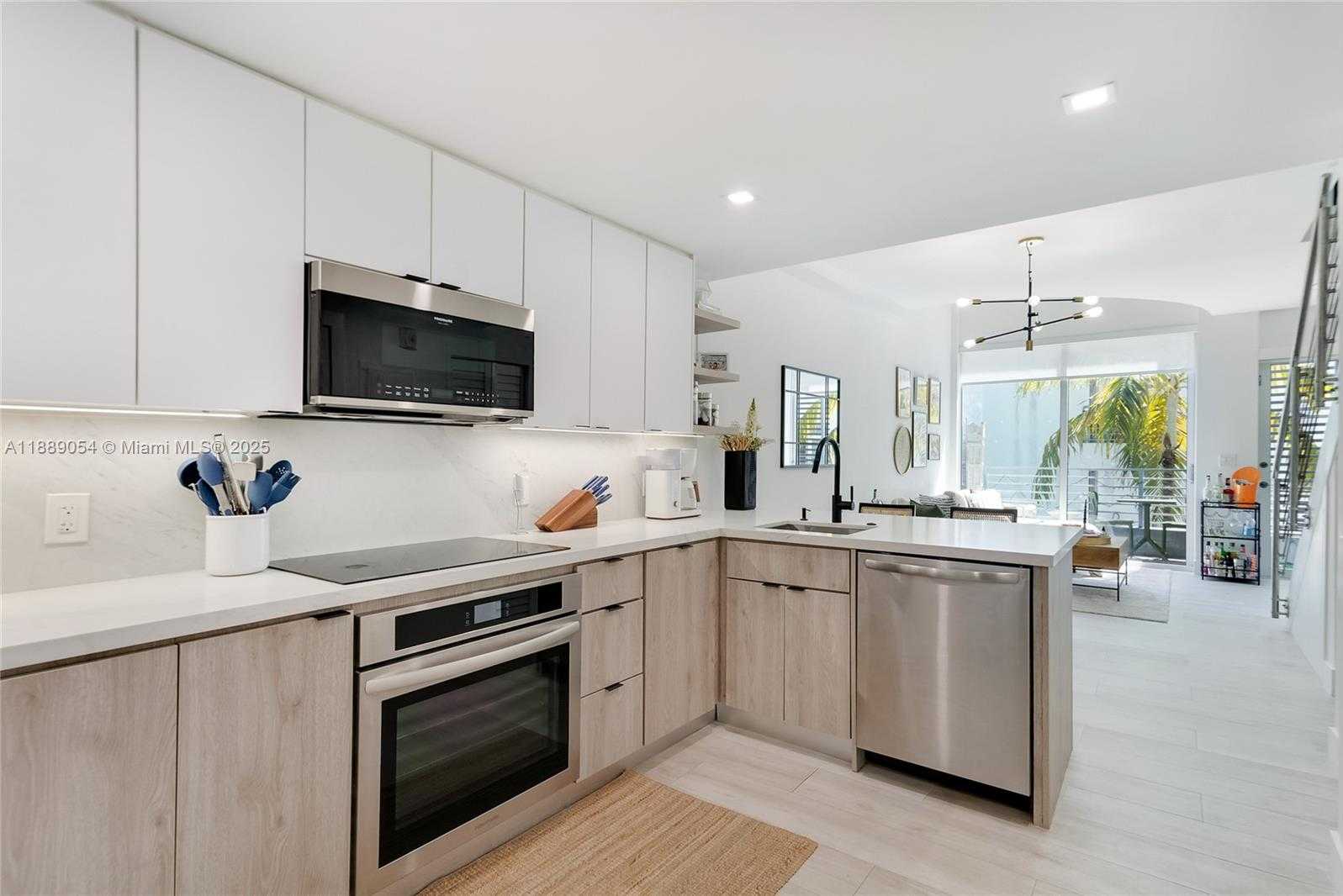 Small Image of 3339 VIRGINIA ST #329, Miami Number 6