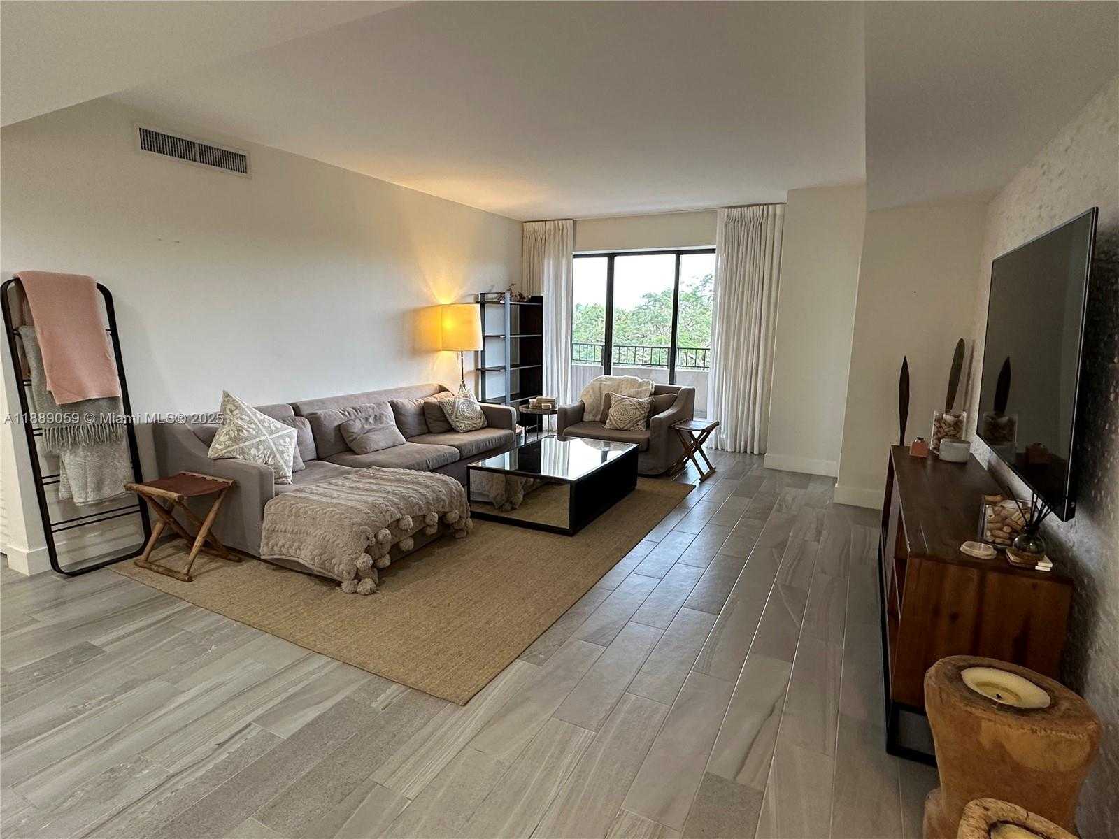 Small Image of 201 CRANDON BLVD #302, Key Biscayne Number 4