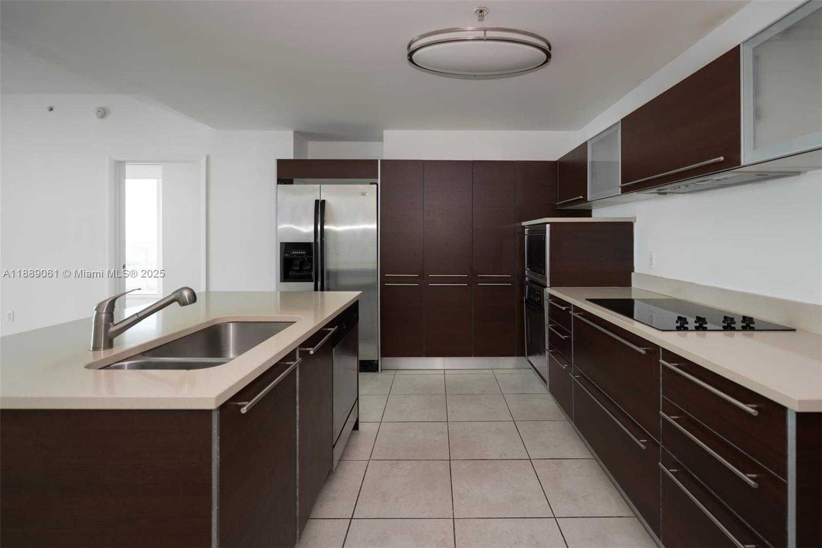 Small Image of 1900 NORTH BAYSHORE DR #2201, Miami Number 3