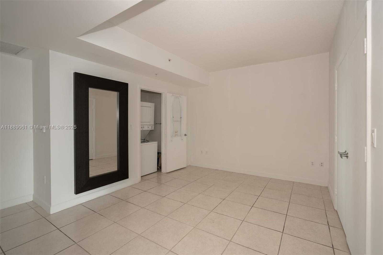 Small Image of 1900 NORTH BAYSHORE DR #2201, Miami Number 4