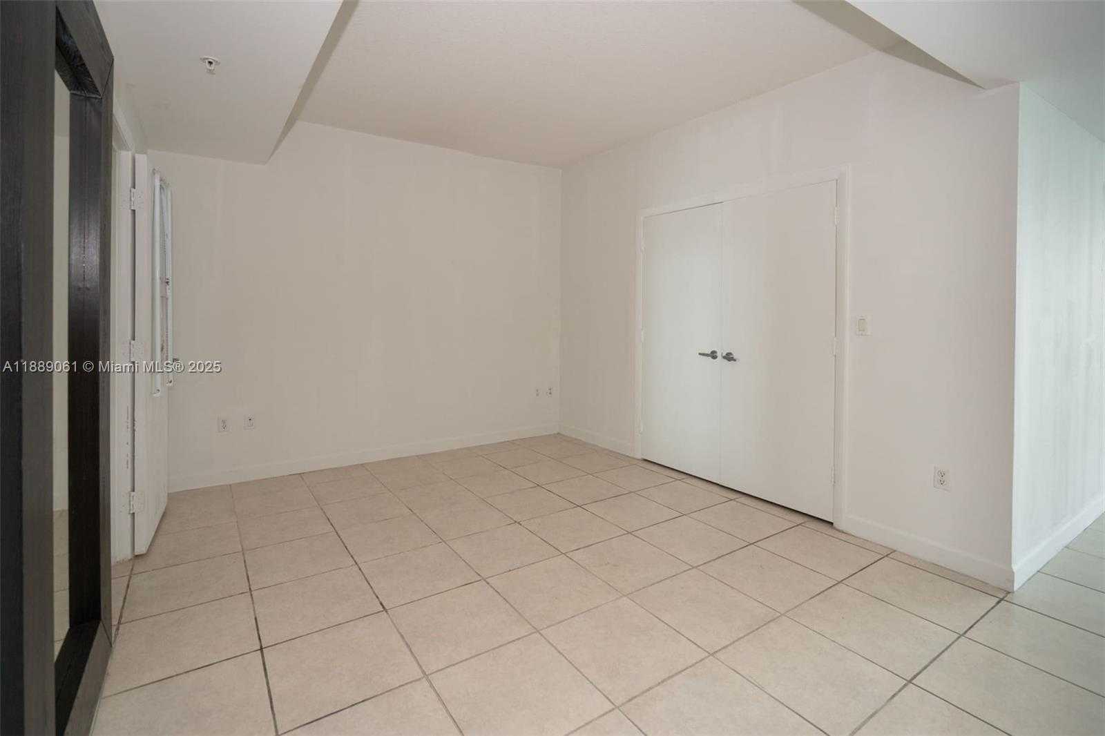 Small Image of 1900 NORTH BAYSHORE DR #2201, Miami Number 7