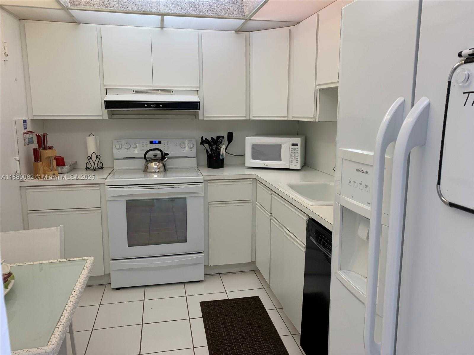 Small Image of 1950 SOUTH OCEAN DR #20M, Hallandale Beach Number 7