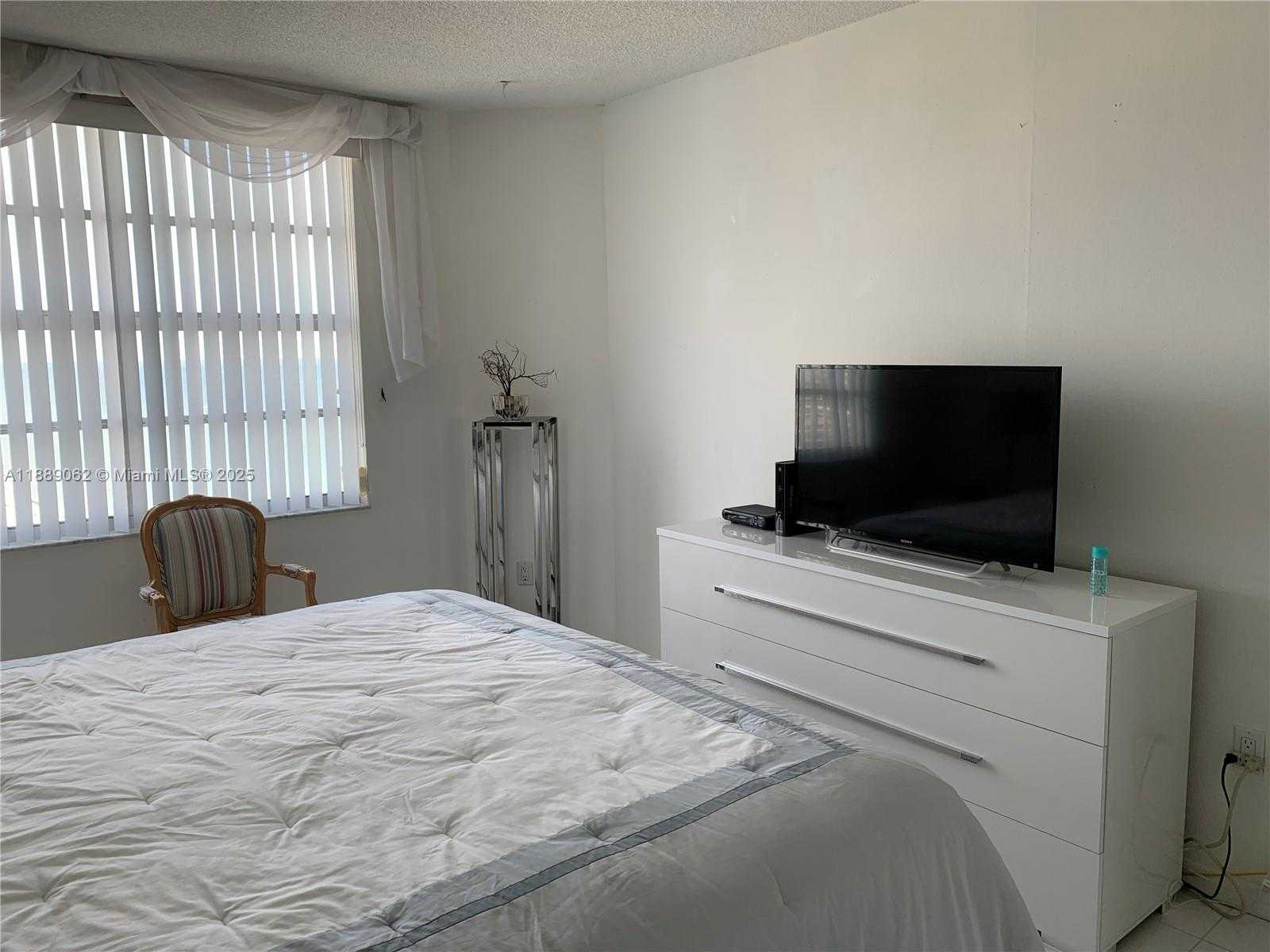 Small Image of 1950 SOUTH OCEAN DR #20M, Hallandale Beach Number 9